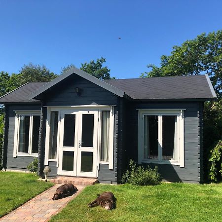 Modern Summerhouse Lymington Exterior photo