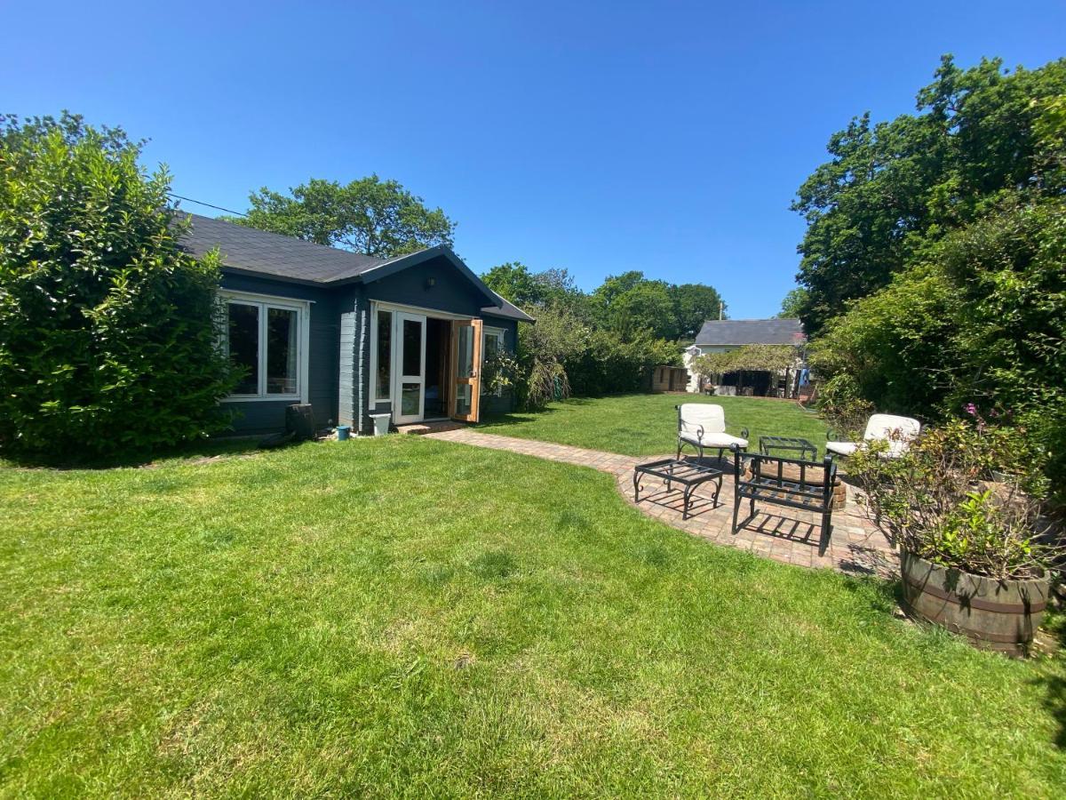 Modern Summerhouse Lymington Exterior photo